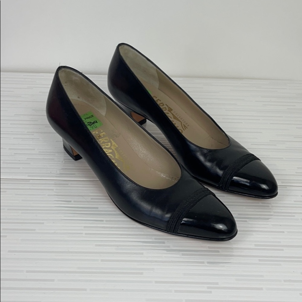 Salvatore Ferragamo Vintage Leather pump Woman's Size 5